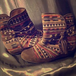 Women’s Boots Size 10